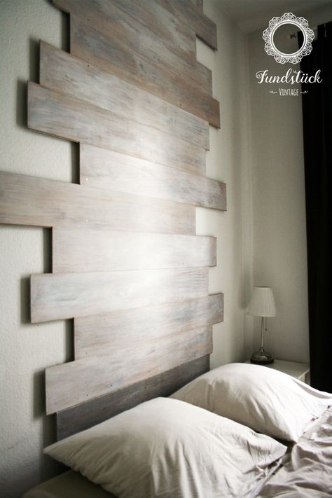 Plank Headboard, Diy Bed Headboard, Wooden Creations, Bed Headboard, Diy Flooring, Bedroom Designs, Plank Flooring, Diy Bed, Laminate Flooring