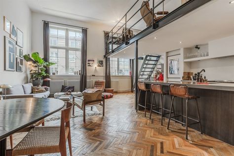 The Nordroom - Industrial Loft Apartment on a Canal Street in Amsterdam Loft Apartment Aesthetic, Loft Apartment Industrial, Loft Apartment Decorating, Amsterdam Apartment, Loft Interior Design, Tiny House Inspiration, Loft Studio, Loft Interiors, Loft Decor