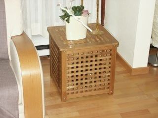 this hol hides a subwoofer 1 Hide Subwoofer Living Rooms, Ikea Hackers, Clever Hacks, Ip Address, Cube Storage, Speaker, Log