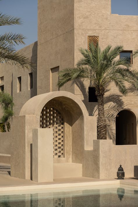 From art-filled boutique hotels to dreamy desert resorts, these intimate hideaways show a very different side of Dubai. Discover more on ROADBOOK. #Hotels #Dubai #DubaiTravel #Travel #BoutiqueHotels Desert Villa, Desert Hotel Design, Dubai Residential Architecture, Desert Hotel Architecture, Dubai Resorts, Qasr Al Sarab Desert Resort, Desert Resort, The Dubai Edition Hotel, Resort Architecture