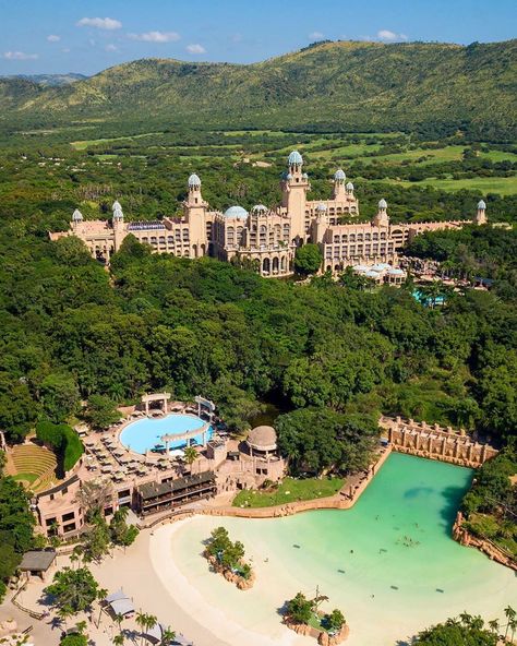 Suncity South Africa, Sun City South Africa, Sun City Resort, The Lost City, Visit Africa, Vision Board Pictures, Romantic Honeymoon, Sun City, Historical Monuments