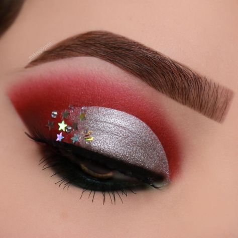 Anirely Davila (@_makeupbyann) • Instagram photos and videos Eye Makeup Maroon, Makeup Glitter Eyeshadow, Star Eyeshadow, Nabla Cosmetics, For Eye Makeup, Trendy Eyeshadow, Eyeshadow For Blue Eyes, Makeup Glitter, Red Dress Makeup