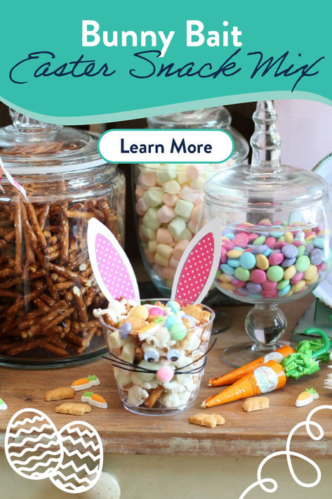 Hippity-hoppity, the Easter Bunny is coming to town! Celebrate with this kid-friendly treat. Bunny Cups, Easter Snack Mix, Easter Snack, Snack Mix Recipe, Easter Food Crafts, Easter Party Food, Somebunny Loves You, Bunny Bait, Diy Bunny