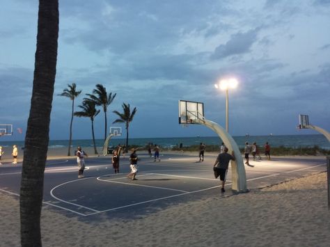 Beach Basketball Court, Basketball Park, Beach Basketball, Basketball Board, Outdoor Basketball Court, Basketball Gym, Street Basketball, Vacation Rentals By Owner, Basketball Courts