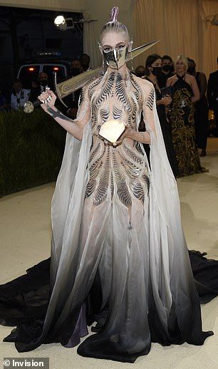 Grimes Met Gala 2021, Extra Terrestrial Costume, Grimes Met Gala, Grimes Outfit, Grimes Style, Met Gala Outfits, Gala Outfit, Pnina Tornai, Extra Terrestrial