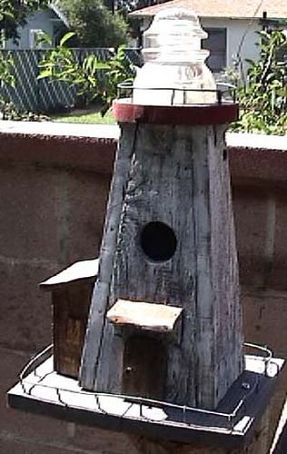 Lighthouse Bird House Bird Houses Ideas, Diy Fairies, Garden Ideas Homemade, Homemade Bird Houses, Fairies Garden, Bird Houses Ideas Diy, Birdhouses Rustic, Garden Birdhouses, Bird House Feeder