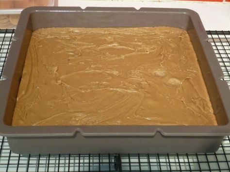 Fudge Recipe Condensed Milk, Condensed Milk Fudge, Butter Pecan Fudge Recipe, Recipe Condensed Milk, Condensed Milk Recipes Desserts, Milk Recipes Dessert, Homemade Fudge Recipes, Microwave Fudge, Xmas Baking