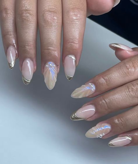 Acrylic Nail Ideas Almond, Mermaid Nail Ideas, Nail Ideas Almond, Tip Nail Ideas, French Tip Nail Ideas, Nail Ideas Acrylic, Wedding Nail Ideas, Nails Pearl, Gold French Tip