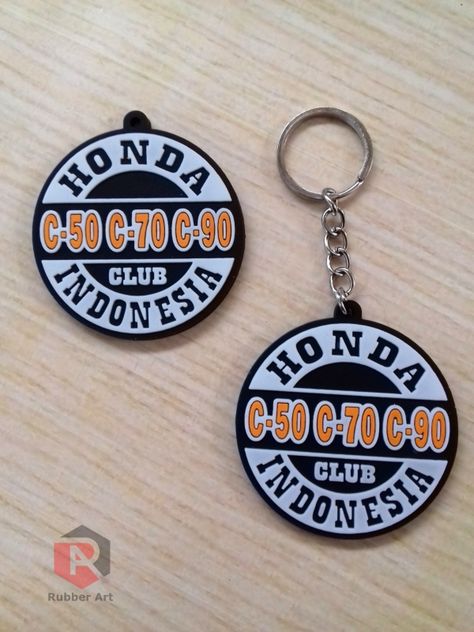 Keychain / Gantungan kunci karet pas untuk souvenir komunitas, perusahaan, membership, Wedding, Pariwisata, Dsb. Desain bebas costum atau sesuai keinginan. Personalized Items, Key