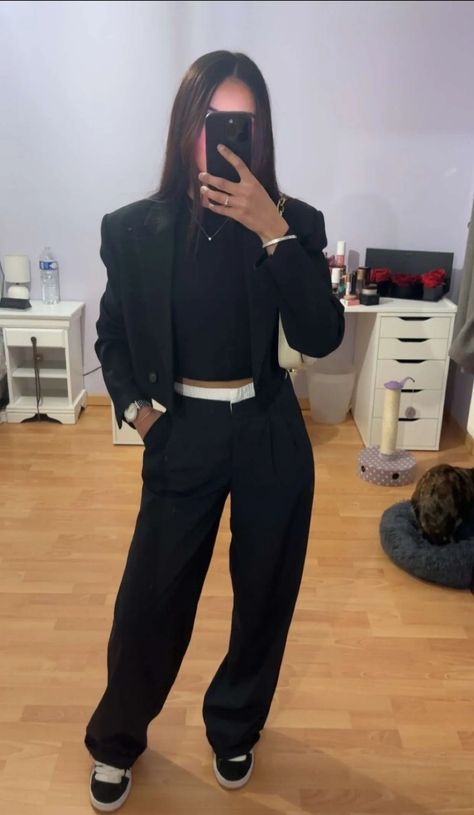 Double Waistband Pants Outfit, Black Zara Blazer Outfit, Black Outfit Men Summer, Outfit Pantalon Noir, Women Formal Outfit, Smart Work Outfit, Men Shirt Outfit, Outfit Full Black, Formal Outfit Men