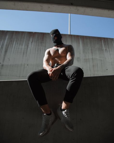 Balaclava Man Aesthetic, Balaclava Photography, Balaclava Aesthetic, Man Pose, Techno Outfit, Tom Daley, Black Puffer Jacket, Lazy Sunday