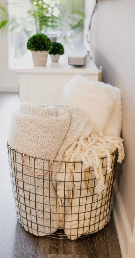 Living Room Inspiration Grey, Living Room Baskets, Atlanta Apartments, College Bedroom Apartment, Living Room Blanket, College Bedroom, Bedroom Couch, Trendy Apartment, Blanket Basket