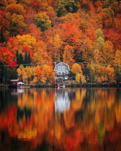 Quebec - Canada 🍁🍁🍁 . Pic by ✨@stevint✨ #bestplacestogo for a feature 🍁 Autumn In Canada, Canada Aesthetic, Places I Wanna Visit, Lake Winnipesaukee, Autumn Illustration, Fall Beauty, Take Better Photos, Autumn Scenery, Cozy Autumn