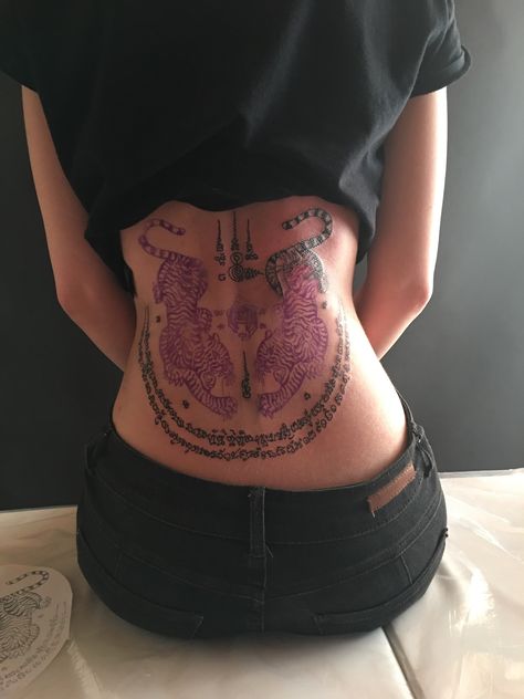 my unfinished belly tattoo Low Belly Tattoo, Angelina Jolie Tattoo, Belly Tattoo, Back Tattoos, Angelina Jolie, I Tattoo, Tatting, Tattoo Ideas, Tattoo Designs