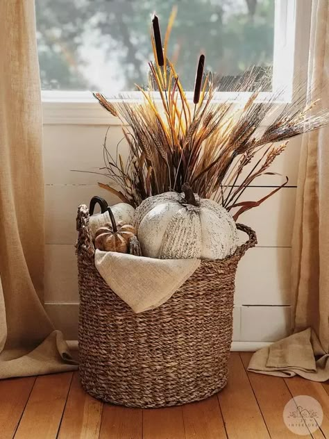 Make your entryway elegant and inviting with these fall decor ideas. Greet the season in style. Boho Dresser, Fall Thanksgiving Decor, Fall Deco, Autumn Decorating, Farmhouse Fall Decor, Décor Boho, Fall Halloween Decor, Dresser Decor, Fall Porch