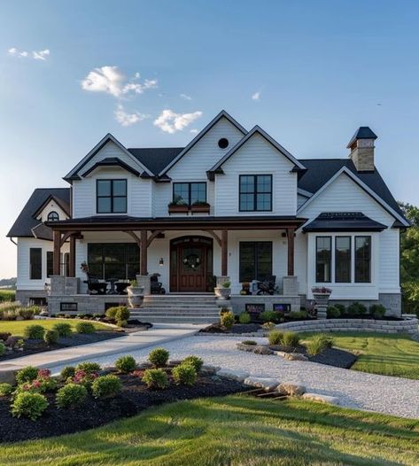 Dream House Country, White Exterior Houses, Dream Farmhouse, Barn Style House Plans, Entertainment Ideas, Dream Life House, Rural Living, Gorgeous Houses, Living Room Entertainment