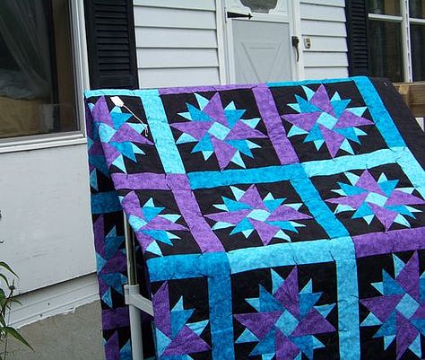 Block Quilting Designs, Blue Quilt Patterns, Purple Ideas, Purple Quilt, Patchwork Quilting Designs, Quilting Digest, Sewing Quilts, Big Block Quilts, Quilting Designs Patterns