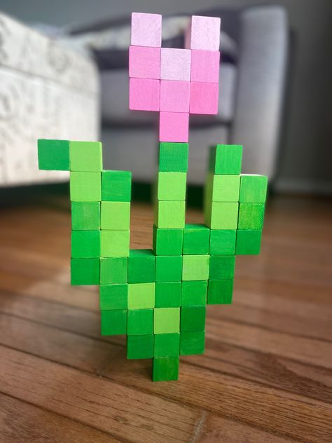 minecraft tulip made out of wooden cubes Cute Minecraft Gift Ideas, Pink Tulip Minecraft, Minecraft Flower Cubes, Minecraft Tulip 3d, Minecraft Wooden Cube Diy, Minecraft Block Flower, Minecraft Flower Wooden Cubes, Wooden Block Minecraft Flower, Minecraft Flower Blocks