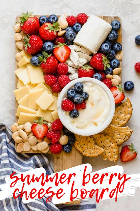 Fun Easy Appetizers, Easy Snack Appetizers, Summer Finger Foods, Cheeseboard Recipe, Cheese Ideas, Summer Appetizers Easy, Summer Food Party, Make Ahead Appetizers, Summer Appetizer