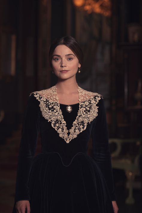 Jenna Coleman, Victoria Season 2 Jenna Coleman Victoria, Queen Victoria Series, Victoria Masterpiece, Victoria Jenna Coleman, Victoria Tv Show, Victoria Costume, Duchess Of Kent, Victoria Itv, Benedict Bridgerton