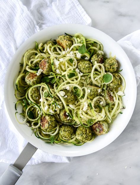 Zoodles with Chicken Feta and Spinach Meatballs Feta Meatballs, Chicken Feta, Spinach Meatballs, Feta Chicken, Spinach Feta, Healthy Comfort Food, Low Carb Dinner Recipes, Chicken Meatballs, Spinach And Feta