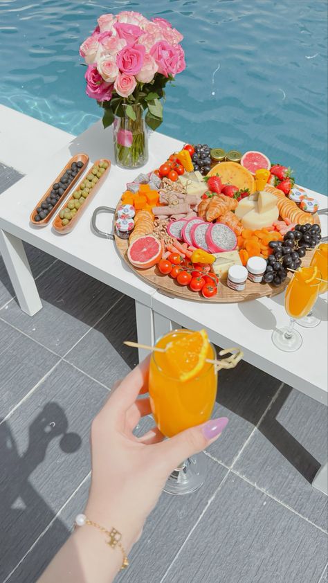 Beach Platter, Manifesting 2024, Good Morning Breakfast, Welcome Table, Breakfast Party, French Desserts, Lemon Decor, Yummy Comfort Food, Summer Pool