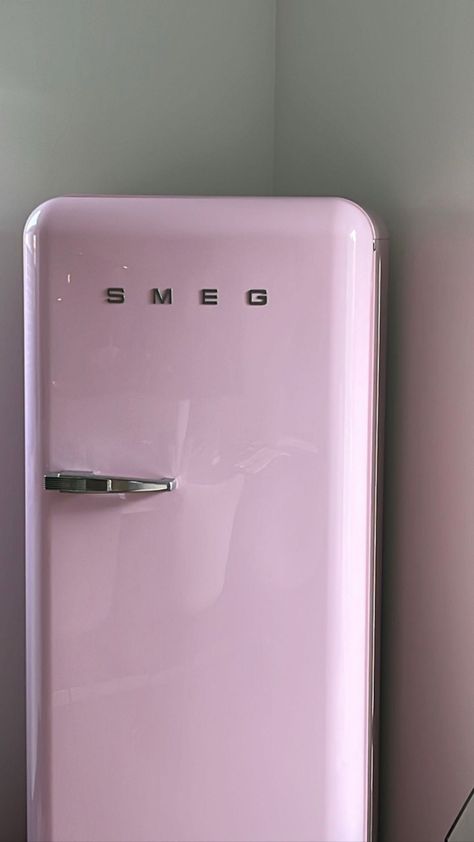 Smeg Fridge Pink, Smeg Pink Appliances, Pink Smeg Appliances, Pink Smeg Kitchen, Smeg Products, Pink Smeg Fridge, White Fluffy Chair, Smeg Mini Fridge, Pink Smeg