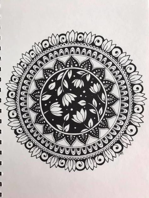 Mandala Centre Ideas, Lotus Mandala Art, Lotus Mandala Design, Cloudy Moon, Lotus Drawing, Mandala Ideas, Easy Mandala, Pencil Drawings For Beginners, Lotus Painting