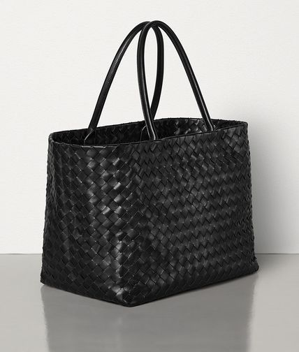 Bottega Veneta® - TOTE BAG Bottega Bag, Swag Bags, Handcrafted Handbags, Bag Tutorials, Womens Designer Bags, Wicker Bags, Trendy Handbags, Fancy Bags, Designer Handbag