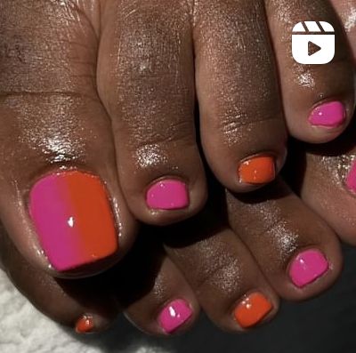 Pink And Orange Toenails Pedicures, Pink And Red Pedicure, Neon Pink Pedicure Toenails, Coral And Peach Nails, Pink And Orange Pedicure, Pink And Orange Toenails, Orange Toes Nails, Hot Pink Toe Nails With Design, Hot Pink Pedicure Toenails