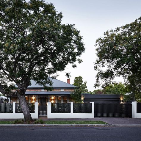 Proske Architects on Instagram: “Proske Architects: Compliment by contrast photography by @sam_noonan_photo” Front Fences, Country Home Exterior, Contrast Photography, Yard Gate, Modern Fence Design, House Fence Design, House Colours, Modern Front Yard, Brick Fence