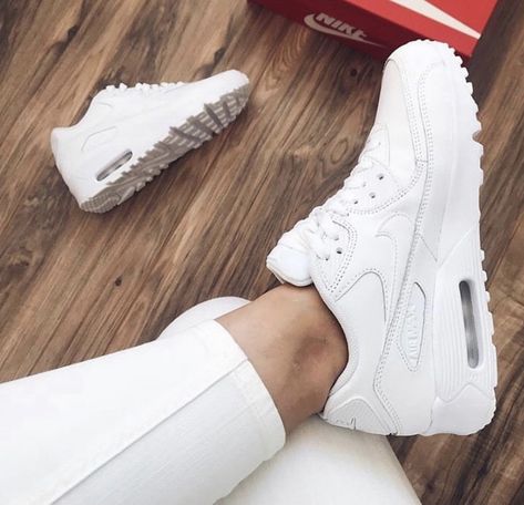 Nike Air Max 90 All White, Nike 90 Air Max 90, Air Max Fits, White Air Max Outfit, Tenis Air Max 90, Air Max 90 Outfit, Nike Air Max Outfit, White Air Max 90, Zapatillas Nike Air Max