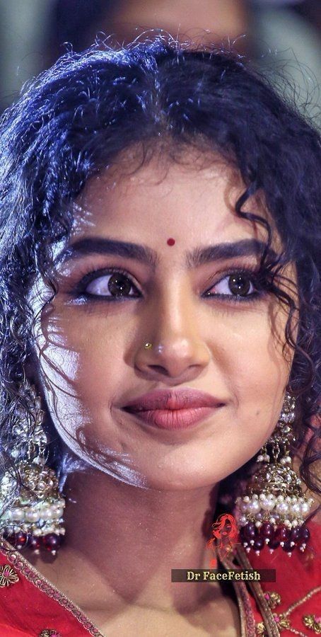 Many Faced God, Anupama Parameswaran Cute Face, Indian Hair Cuts, Face Closeup, Vintage Photography Women, Beauty Hacks Lips, Actress Without Makeup, Anupama Parameswaran, Happy Ganesh