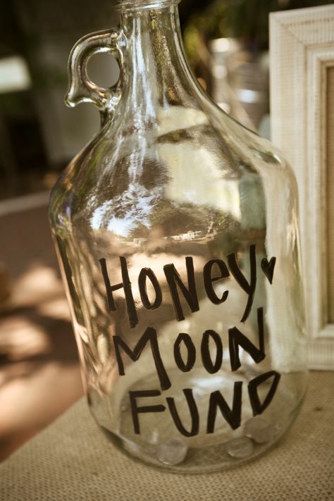 Honey Moon Ideas, Honey Moon Funds Ideas, Honey Moon Fund Jar Wedding, Diy Honeymoon Fund Jar, Honeymoon Jar, Honeymoon Fund Jar, Honey Moon, Whimsical Wedding Decorations, Honey Wedding