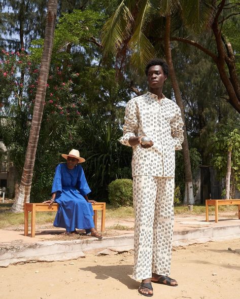 Sustainable Fashion Brand Spotlight: ATELIER V.O. ( @lateliervo ) is redefining the essence of artisanal luxury with a commitment to locally woven textiles and slow manufacturing. Based in Cotonou, Benin, each piece is crafted in limited batches, honoring the philosophy of producing only what is needed—no excess, no waste. This approach preserves the integrity of the design process and ensures every artisan is fairly compensated and treated with respect. 🌱 📸 @lateliervo African Designers, Woven Textiles, Weaving Textiles, Sustainable Fashion Brands, No Waste, African Design, Design Process, Sustainable Fashion, Fashion Brand