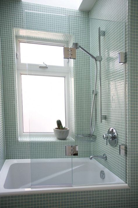 Tub Shower Combo Remodel, Bathroom Tub Shower Combo, Makeover Kamar Mandi, Bathtub Shower Combo, Simple Bathroom Designs, Small Bathtub, Bathroom Tub Shower, Small Tub, Bathtub Doors