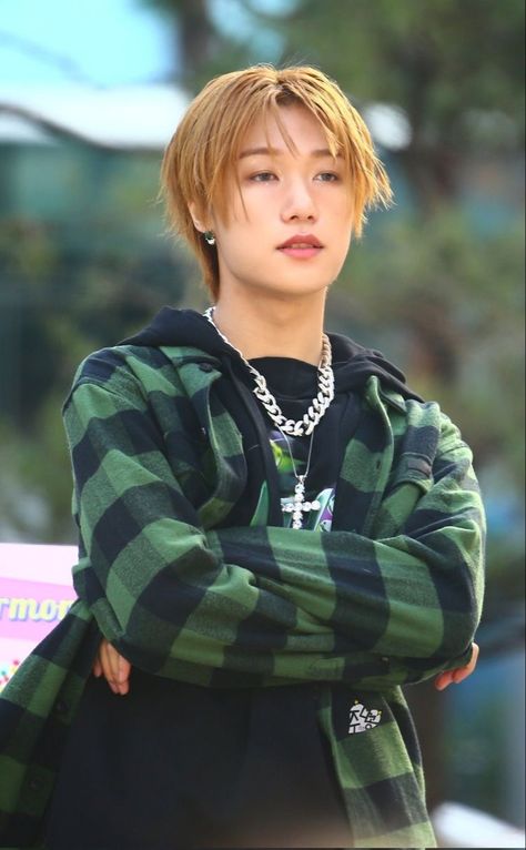 Concert Outfit Men, Cute Hairstyles For School, Hairstyle Names, Face Piercings, Male Poses, Asian Hair, Cute Backgrounds, Korean Hairstyle, Poses For Men