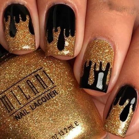 Black Gold Nail Art, Hamilton Nails, Black And Gold Nails, Black Gold Nails, Nail Vinyls, Gold Nail Art, Drip Nails, Black Gold Jewelry, Gold Nail