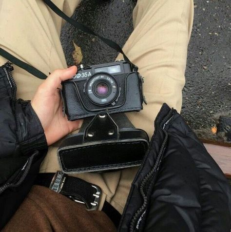 Maxon Schreave, Film Camera Photography, Aesthetic Boy, Gucci Soho Disco Crossbody, Film Cameras, Peter Parker, Film Camera, Chanel Boy Bag, Aesthetic Photo