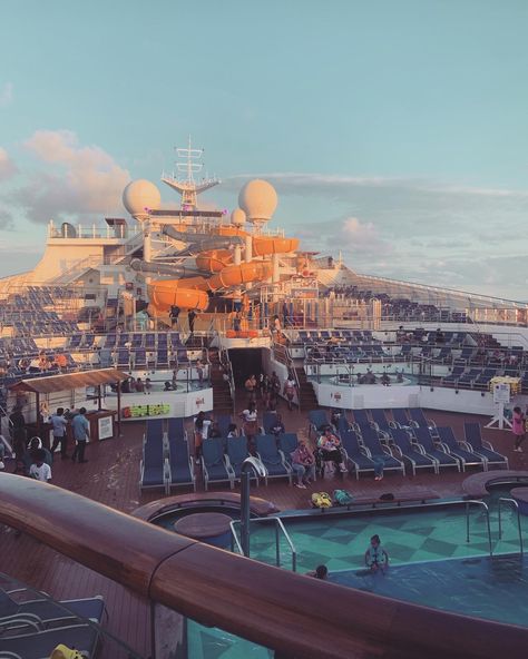 Half Moon Cay Cruise Port, Nassau Bahamas Aesthetic, Carnival Sunrise, Cruise Aesthetic, Cruise Vibes, Grad Trip, Cruise Ideas, 2024 Family, Grand Turk