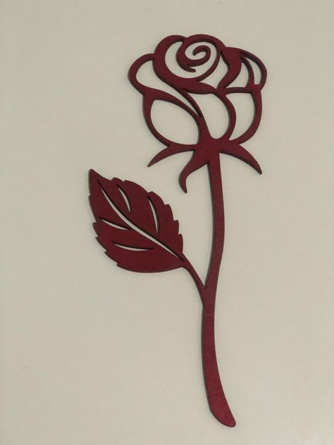 Valentines Gifts For Mom, Father's Day Cards Handmade, Rose Carving, Rose Silhouette, Recuerdos Primera Comunion Ideas, Rose Stencil, Metal Welcome Sign, Name Decorations, Wood Craft Patterns