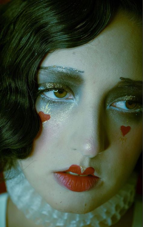 The Nutcracker Makeup, Campy Makeup Looks, Circus Makeup Pretty, Vintage Circus Makeup, Clown Makeup Red, Red Clown Costume, Clown Moodboard, Heart Clown Makeup, Clown Editorial