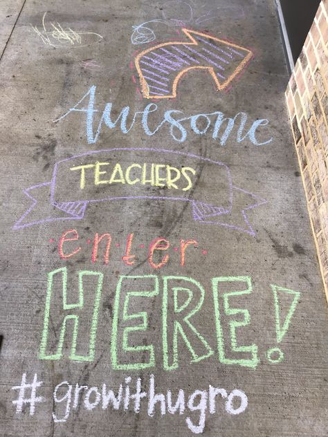 Teacher Chalk Art, Chalk The Walk School, Chalk Walk Ideas, Teacher Appreciation Chalk Art, Chalk The Walk, Chalk The Walk Ideas Back To School, Back To School Chalk Art, Fun Chalk Art, Walk Idea