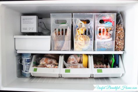 How to organize a top freezer and still have room for stockpiled items! Huge Pantry, Freezer Organization, Freezer Storage, Organisation Hacks, Refrigerator Organization, Clutter Organization, Apartment Organization, Fridge Organization, Cleaning Motivation