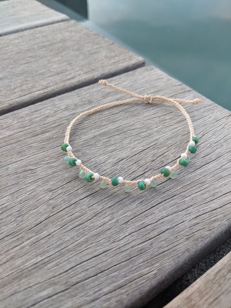 Anklets Aesthetic Beach, Anklets Beach Vibes, Beachy Jewelry Bracelets, Beach Anklets Diy, Bracelet Ideas Beachy, Cute Anklets Diy, Beaded Bracelets Beach, Beachy Jewelry Diy, Summer Anklets Diy