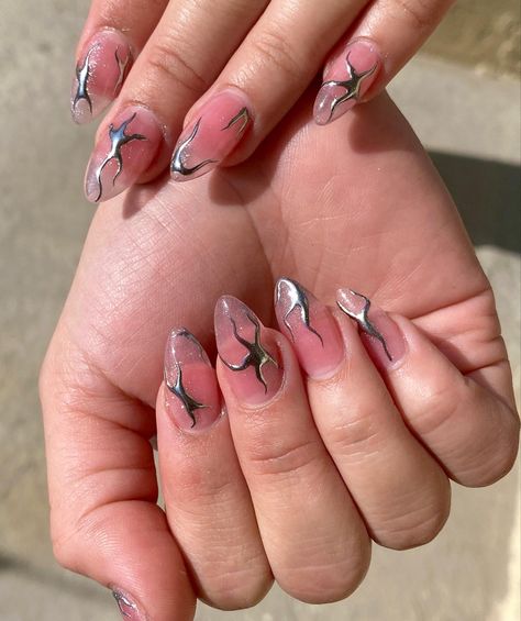 Uñas “almond shape” con cristal/pink de base y relieves con efecto 🤗 Nails Inspired, Nails Natural, Nails Nail, Nail Trends, Nail Inspo, Instagram Profile, Nail Art, Nails, On Instagram