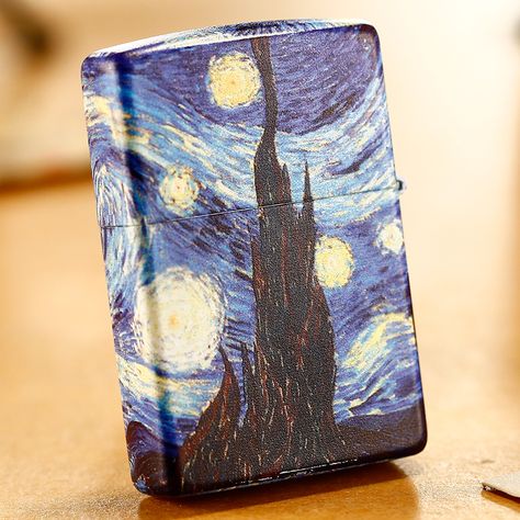 Cool Lighter Designs, Lighter Painting, Cool Zippos, Zippo Art, Zippo Collection, Lighter Art, Fathers Day Gift Basket, Custom Lighters, Personality Gifts