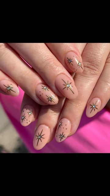 Rowan (Cadia) on Instagram: "How much shine should a shooting star shine if a shooting star should shine bright? It might not make sense but I just made it up so I could have a caption ok - #nailart#astrology#nailinspo#stars#astronomy#nasa#fyp#horoscope" Stars Astronomy, Tan Nails, Star Nail Designs, Nail Aesthetic, Dark Red Nails, Acrylic Nails At Home, Star Nail Art, Minimal Nails, Star Nails