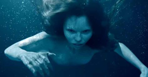 When it comes to mermaid history, there is historical evidence that mermaids are real. Before you doubt the evidence, keep in mind that more than 95% of the ocean h... Siren Tv Show, Siren Show, Sirens Tv, Mermaid History, Siren Series, Scary Mermaid, Eline Powell, Professional Mermaid, Siren Aesthetic