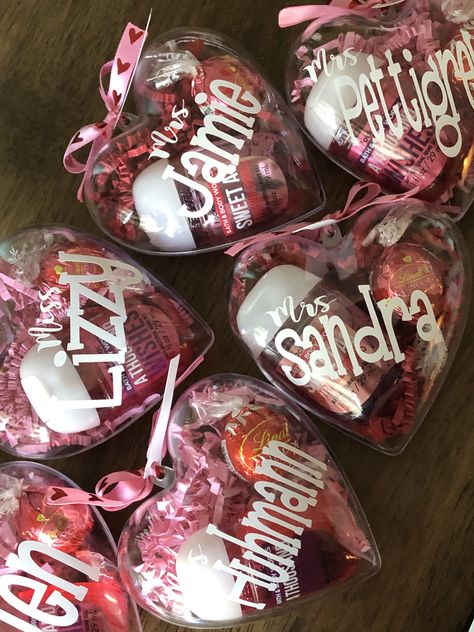 Dollar Store Valentines Gifts, Dollar Store Valentines, Valentine Gift Baskets, Teacher Holiday Gifts, Valentine Baskets, Galentines Gifts, Teacher Valentine Gifts, Valentine Gifts For Kids, Lindt Chocolate